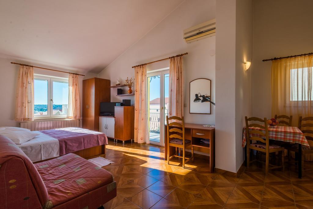 Apartment Majoran Пула Екстериор снимка