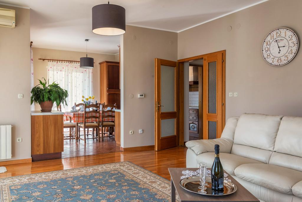 Apartment Majoran Пула Екстериор снимка